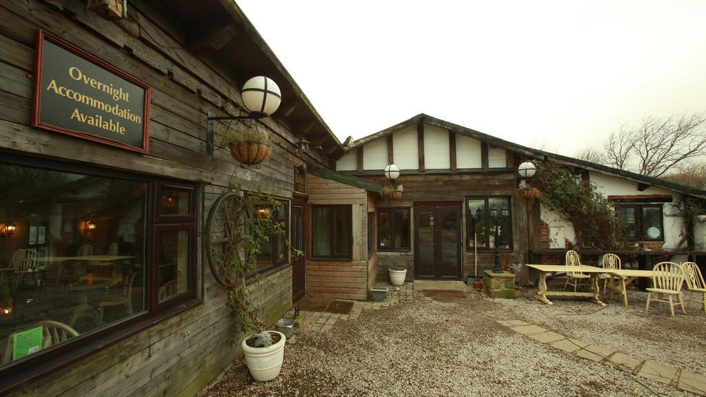The Edge Accommodation Huddersfield Esterno foto