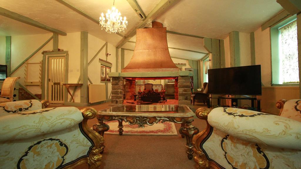 The Edge Accommodation Huddersfield Esterno foto