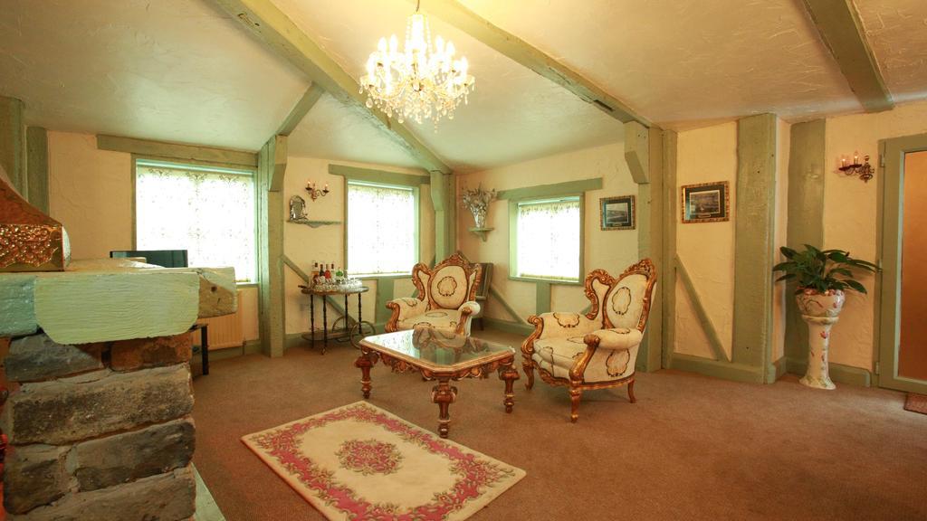 The Edge Accommodation Huddersfield Esterno foto
